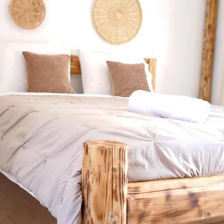 παραδοσιακός *